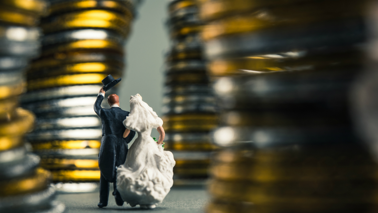 親からもらった「結婚資金」は贈与税の対象になるか？