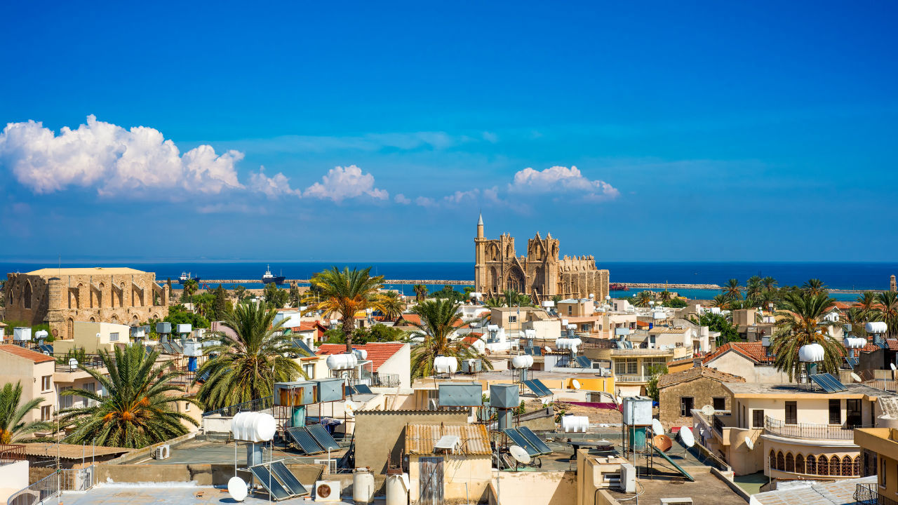 観光を主要産業とする地中海の小国…キプロス、マルタの概況