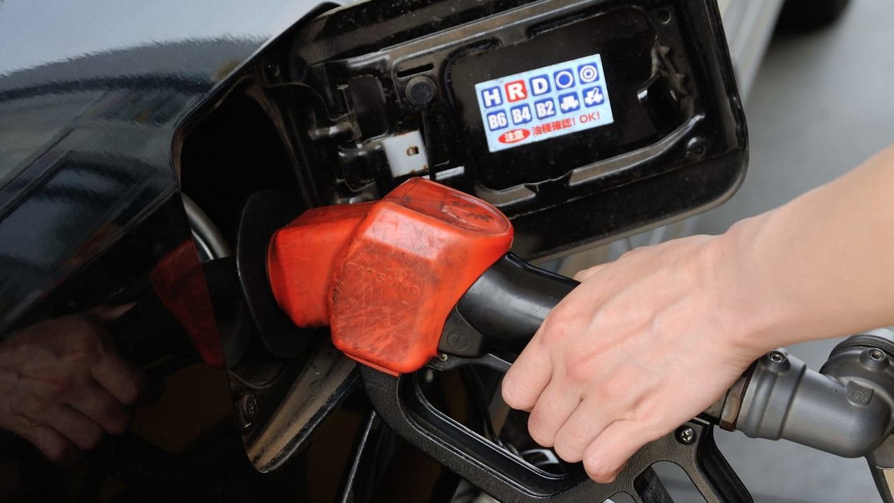 ガソリン価格が「国内の需給」とサッパリ連動しない納得のワケ
