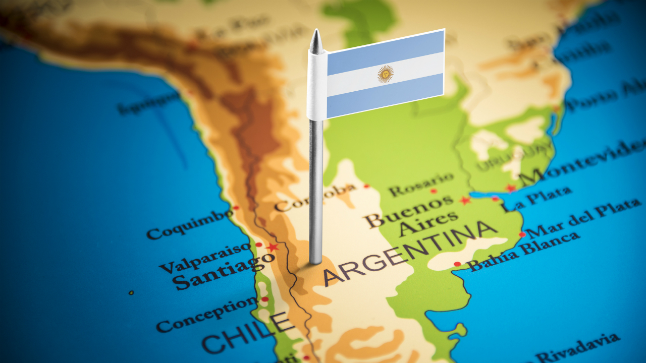 アルゼンチン格付け、B-からCCCへ…厳しさ増す債務返済状況