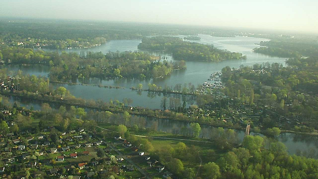 これぞベルリン！水と緑に囲まれた「河畔ロケーション」の事例