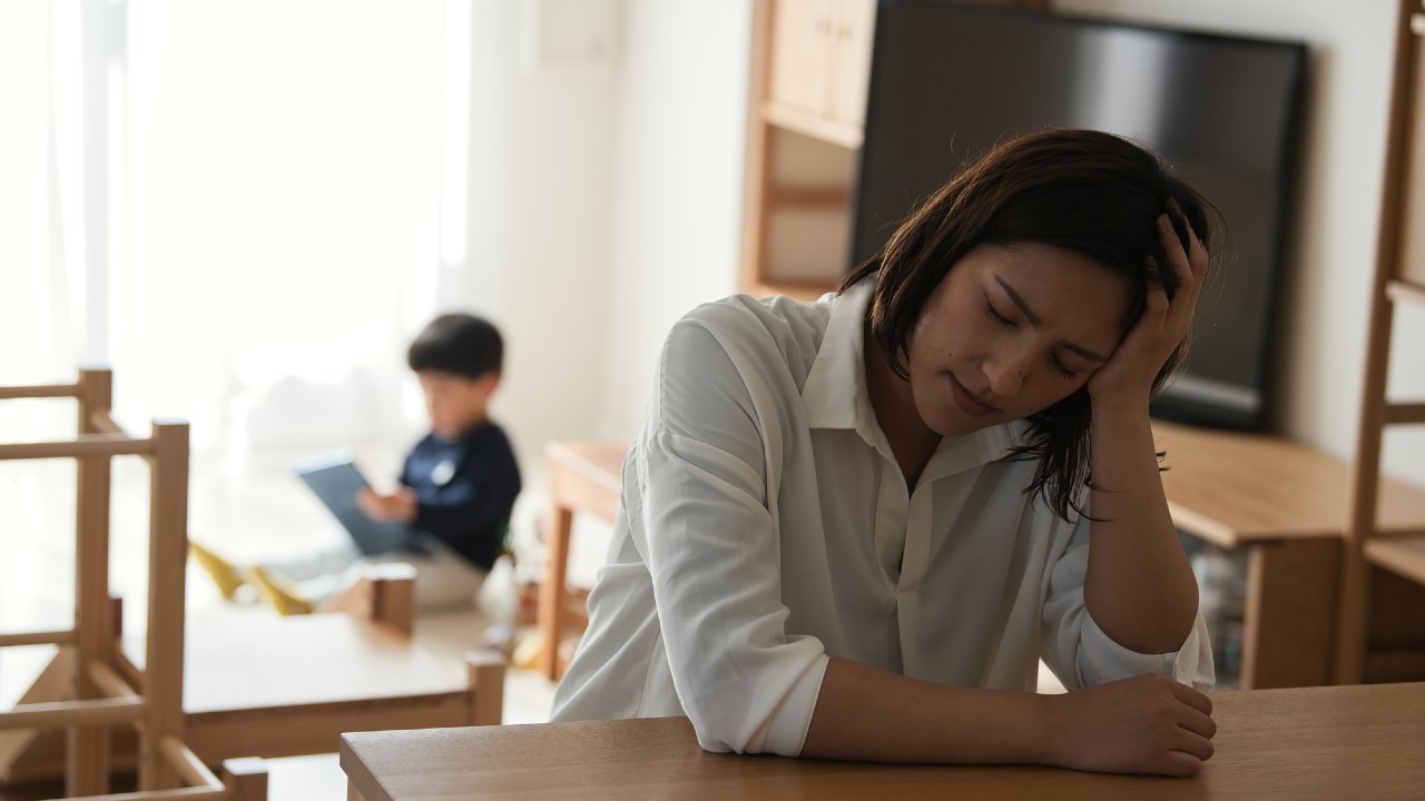 シングルマザーの8割以上「元夫から養育費をもらえていない」のに…「女性はなかなか稼げない」日本の実態
