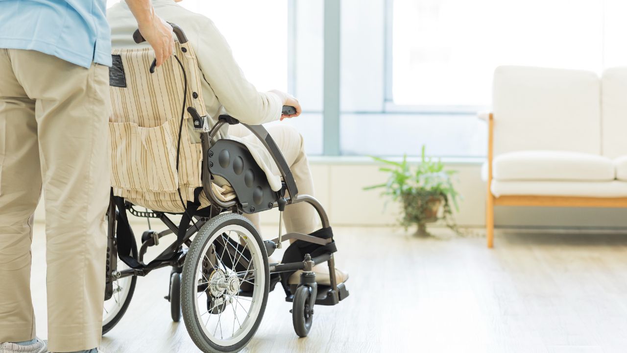 「介護付き有料老人ホーム（4類型）」への入所要件と受けられる介護の内容