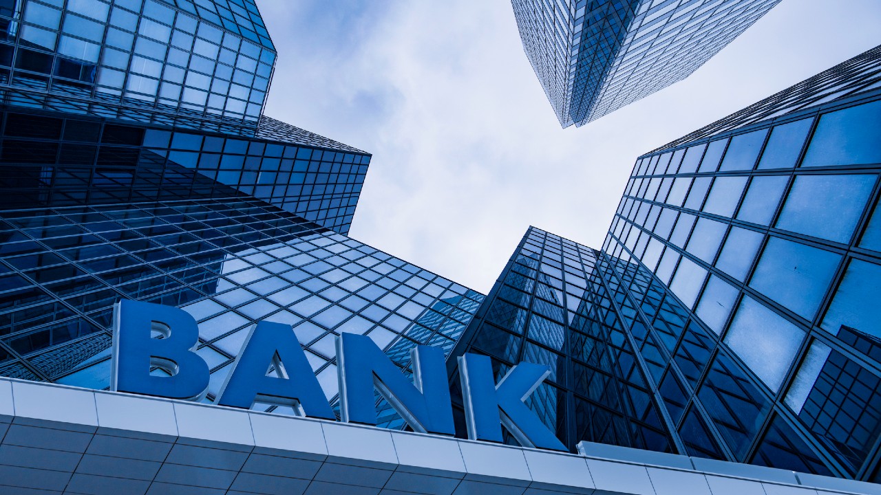 ヨーロッパ「銀行口座を持たない人」1889万人…〈ネオバンク増加＆銀行の従業員数262万人に減少〉に見る、金融の将来