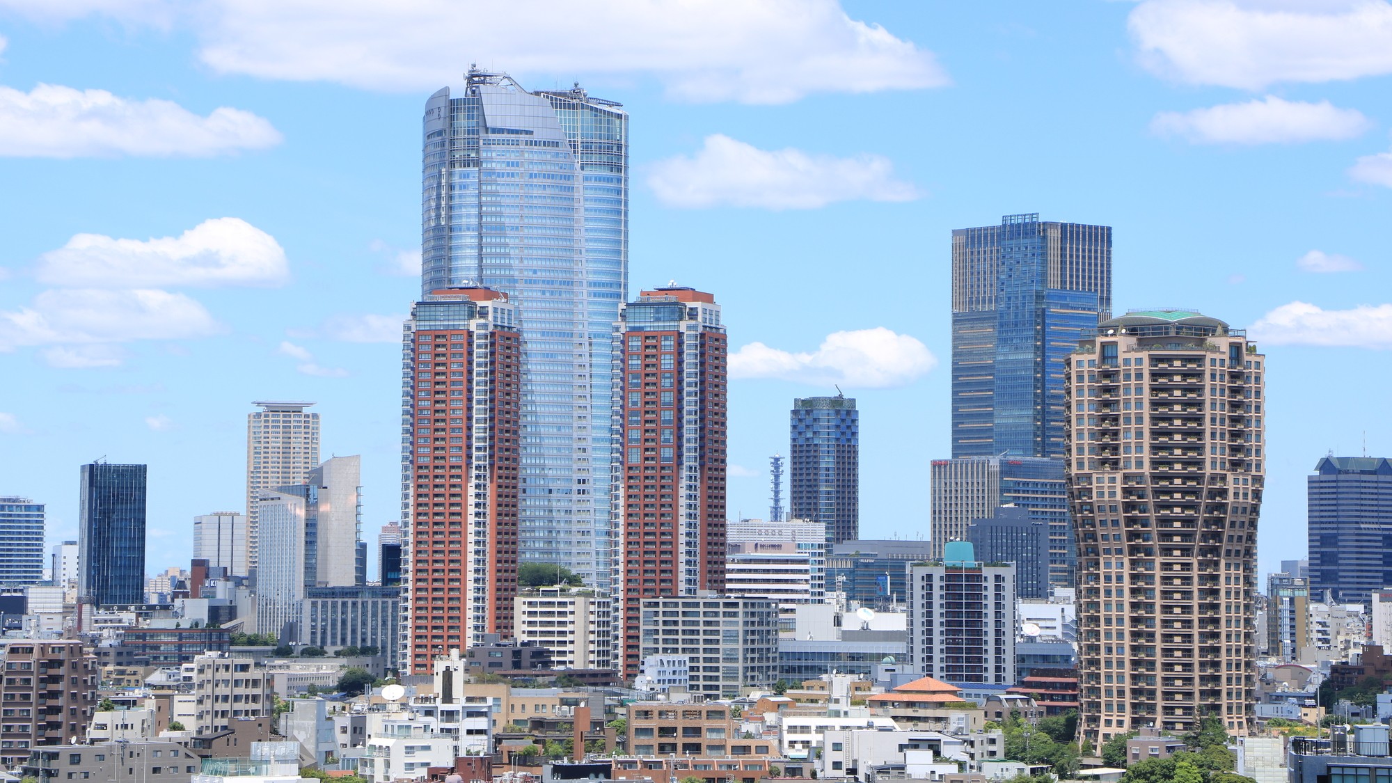 日本屈指の高級住宅街「港区麻布」超一等地の邸宅に住むのは？