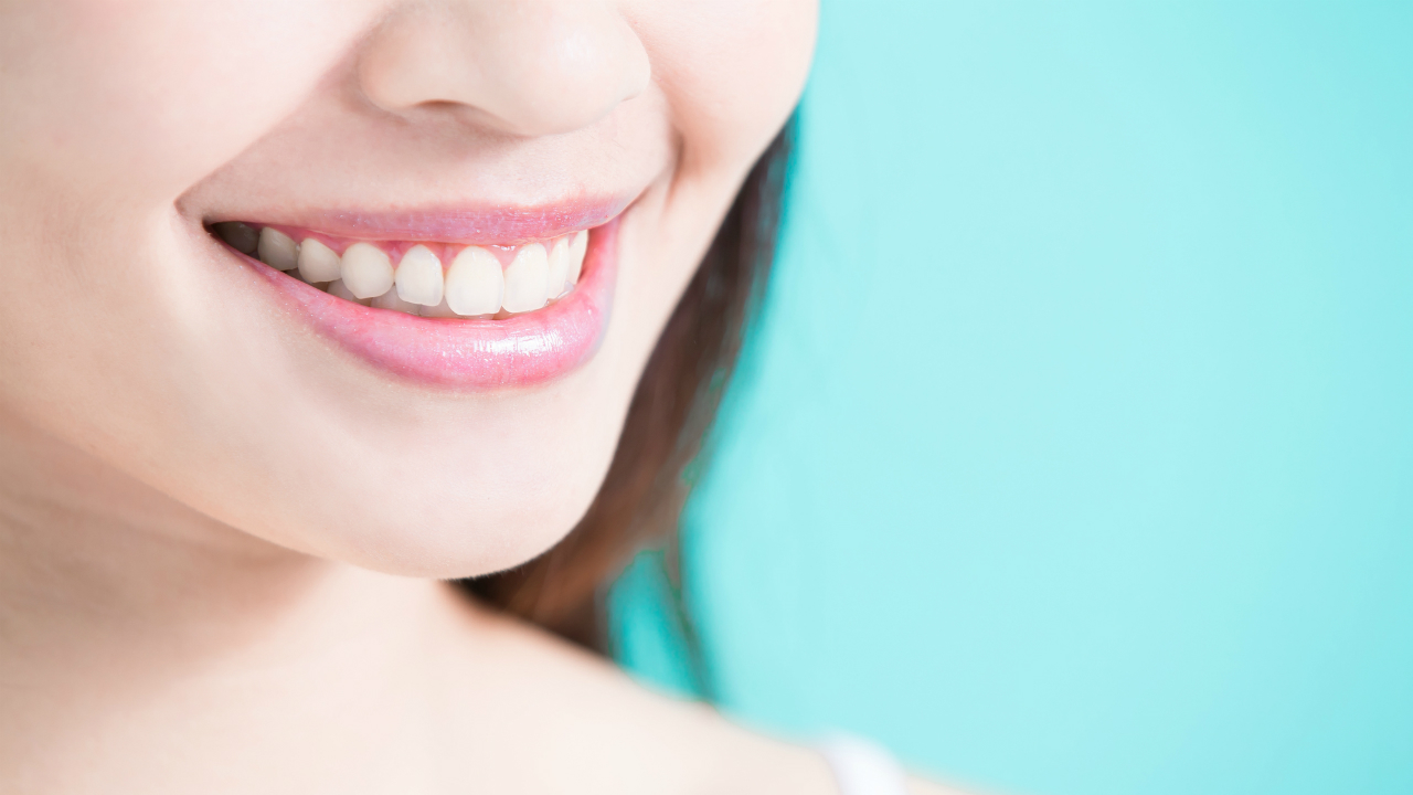 歯並びや口角から「正しい噛み合わせ」を確認する方法
