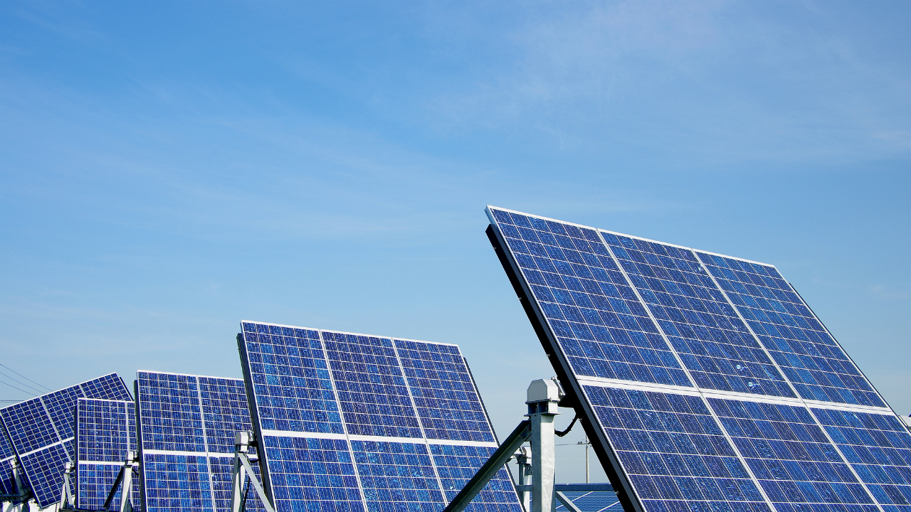 太陽光発電投資におけるリスク低減のポイントと今後の市場動向