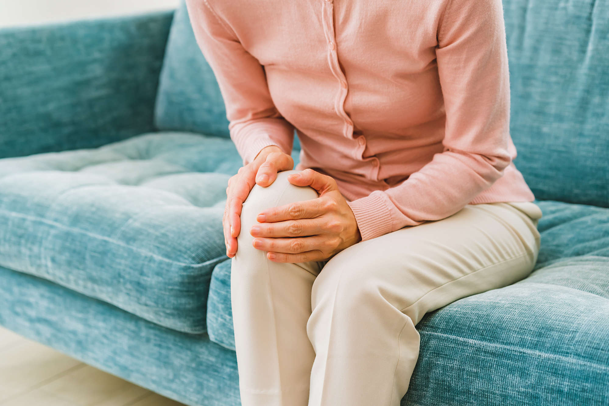 40代以降に急増する「膝の痛み」…放置で発症する恐ろしい病【専門医が徹底解説】