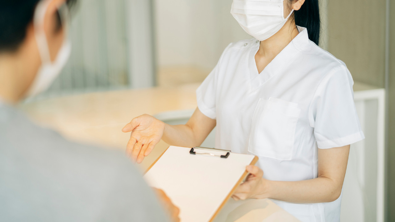 日本の「安い治療費」の代償…知られざる「国民皆保険制度」の弱点【歯科医師が解説】