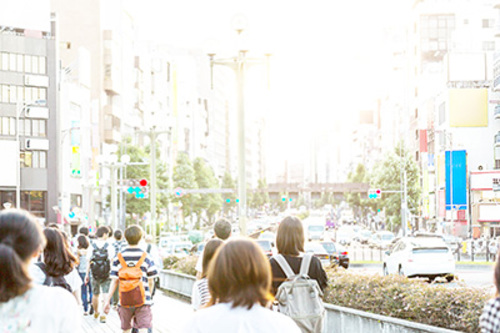 目がかすむ 光がまぶしい 白内障が疑われる 5つの症状 富裕層向け資産防衛メディア 幻冬舎ゴールドオンライン