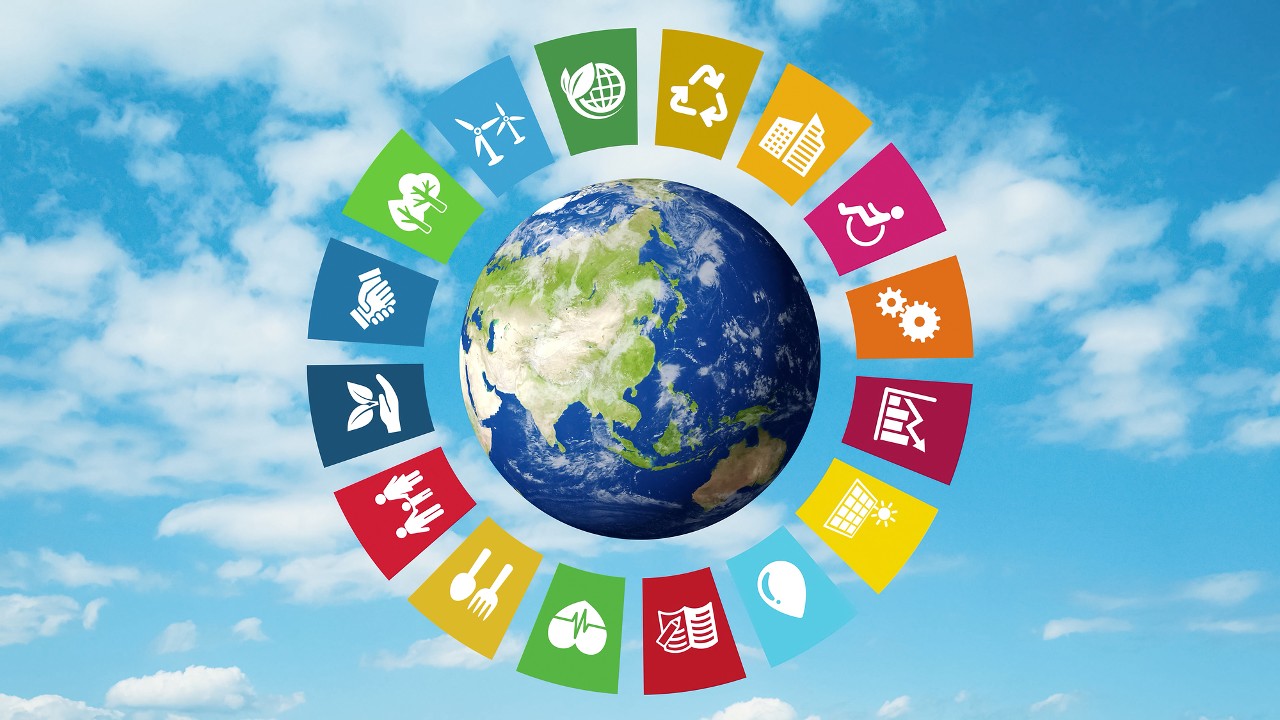 企業はビジネス発展のために「SDGs経営」をどのように導入すべきか