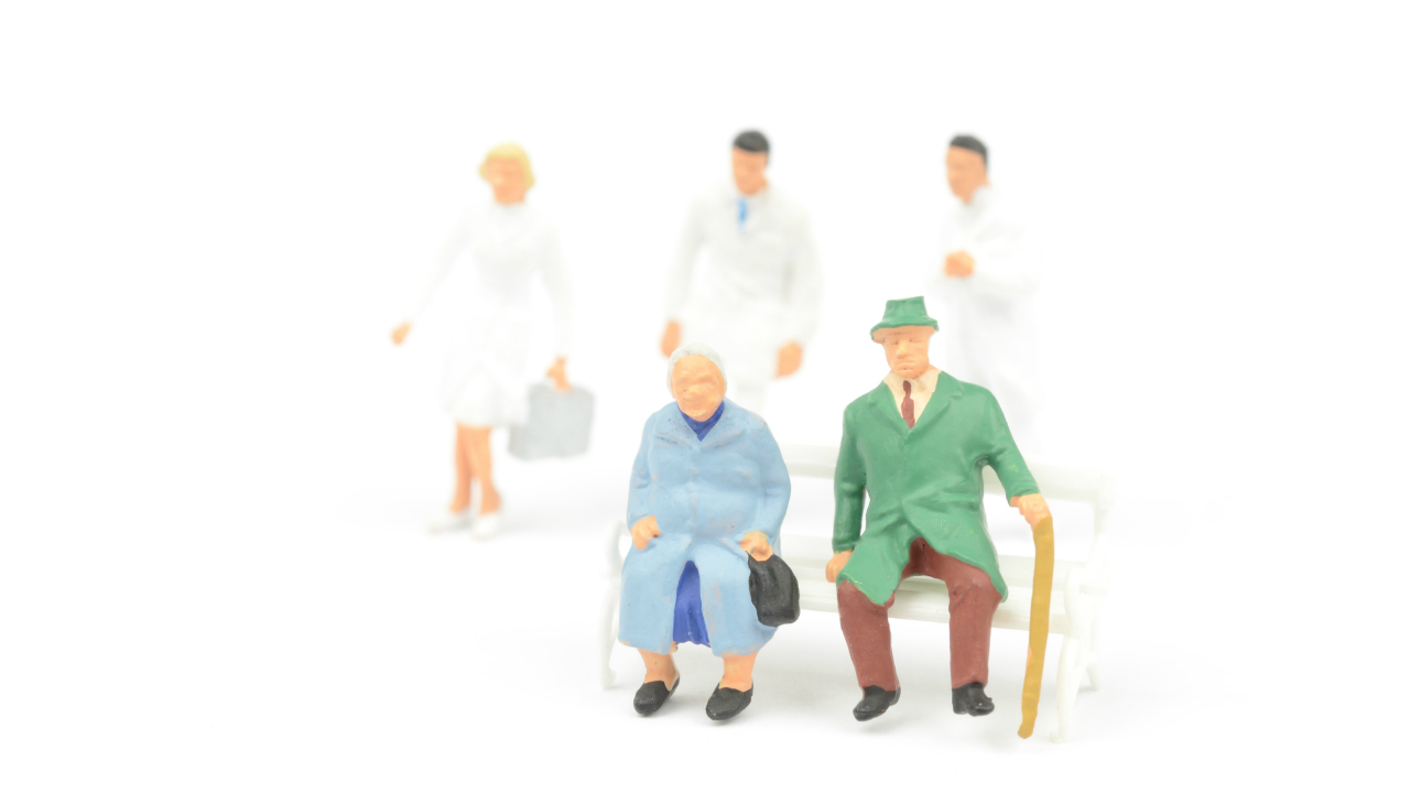 高額療養費制度、生活保護･･･高齢者の生活を守る公的制度の例